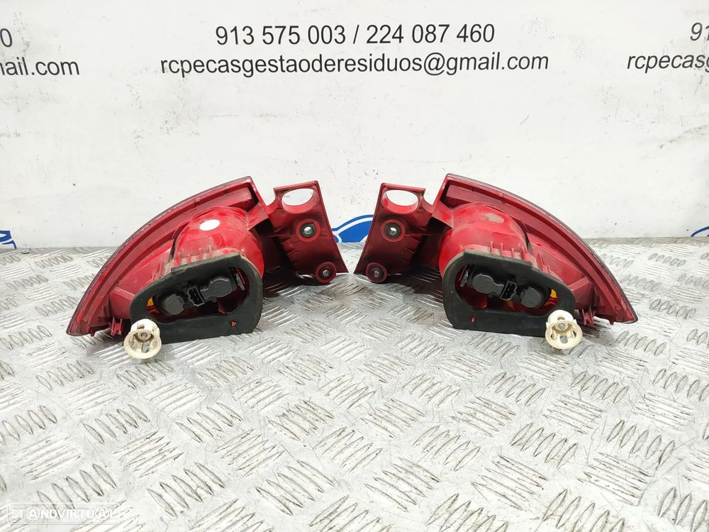 Conjunto Farolins Led Tras Traseiro Direito Esquerdo Seat Leon 1P Fase 1 5 Portas - 5