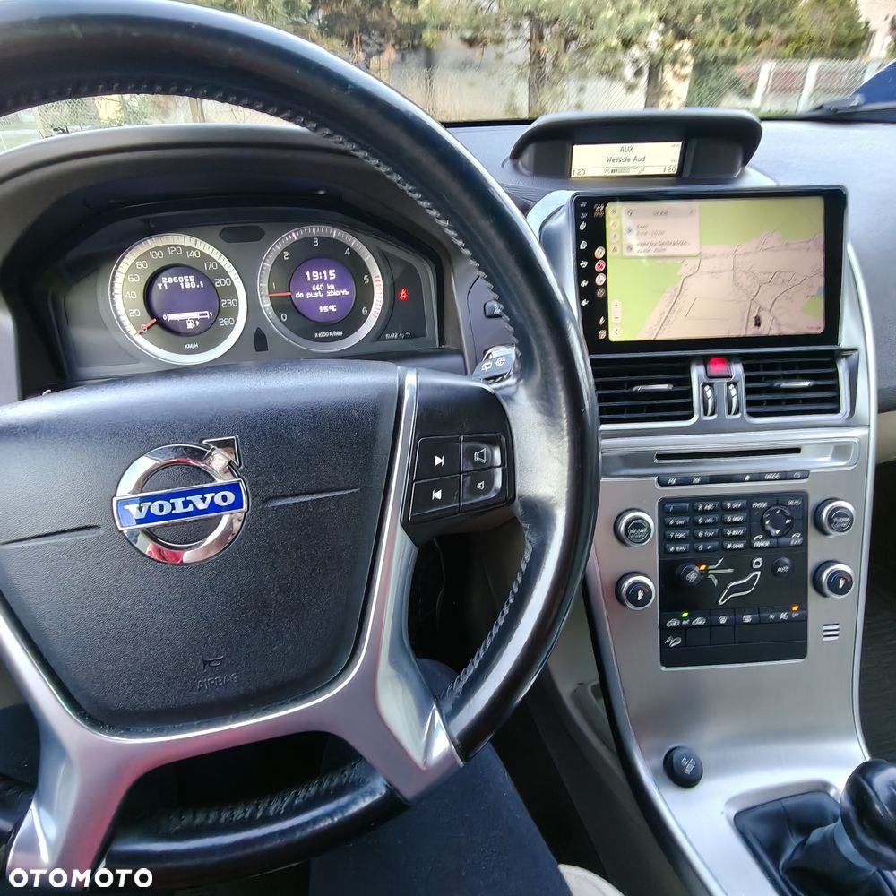 Volvo XC 60 D5 AWD Momentum - 8
