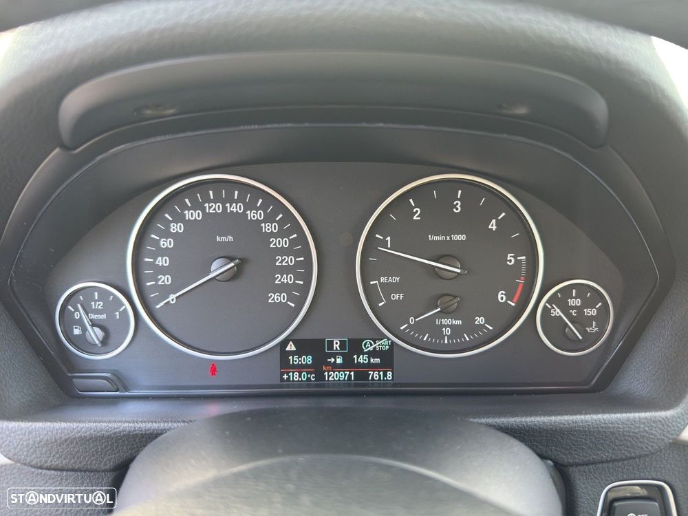 BMW 318 d Touring Auto - 9