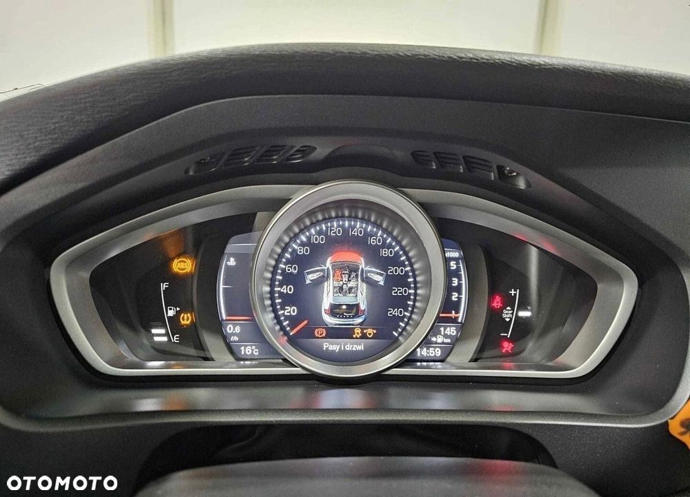Volvo V40 - 13
