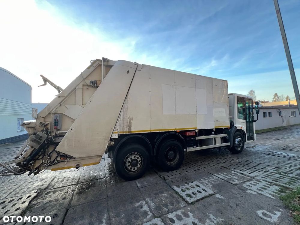 Mercedes-Benz ECONIC - 3