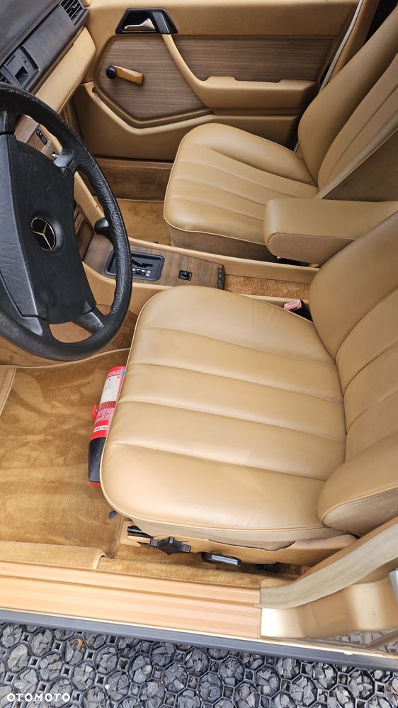 Mercedes-Benz W124 (1984-1993) - 27