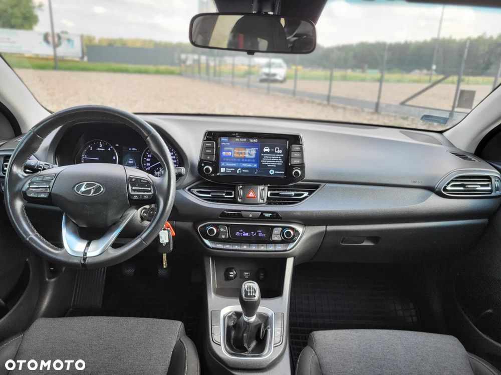 Hyundai i30 1.6 D Comfort - 10