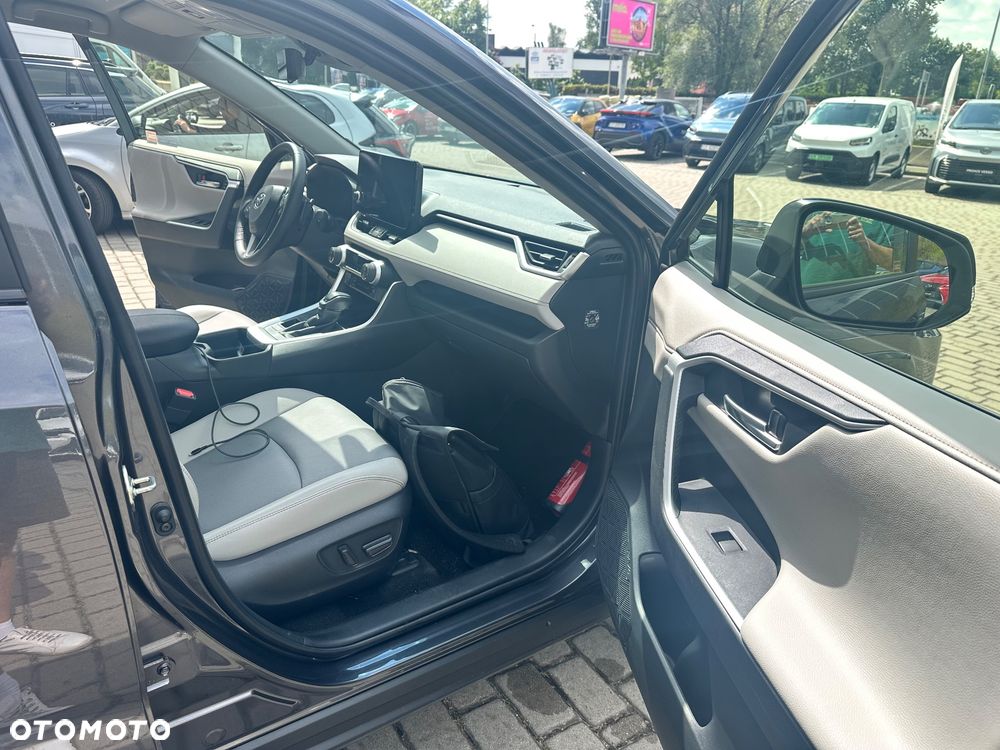 Toyota RAV4 - 11