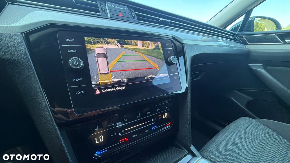 Volkswagen Passat 2.0 TDI SCR DSG - 17