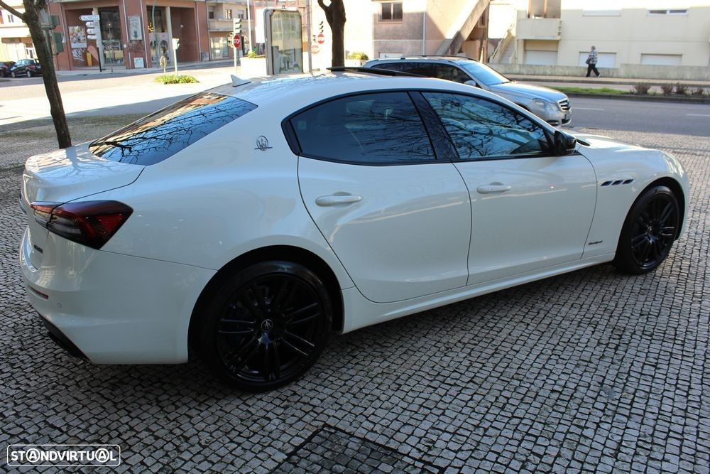 Maserati Ghibli GT Hybrid - 11