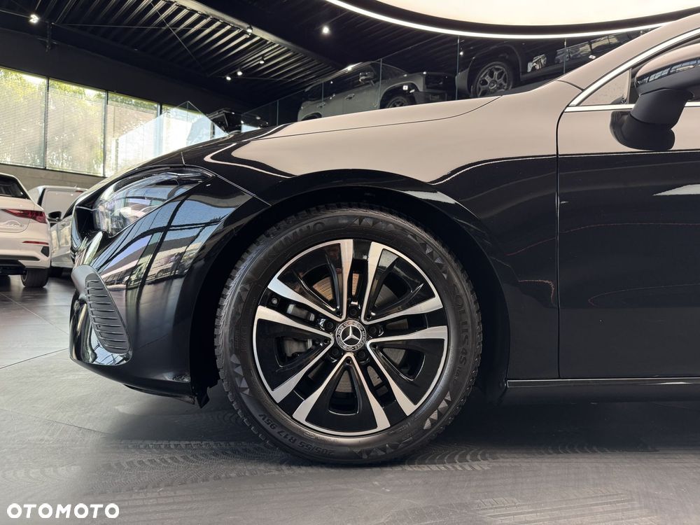 Mercedes-Benz CLA 200 7G-DCT - 20