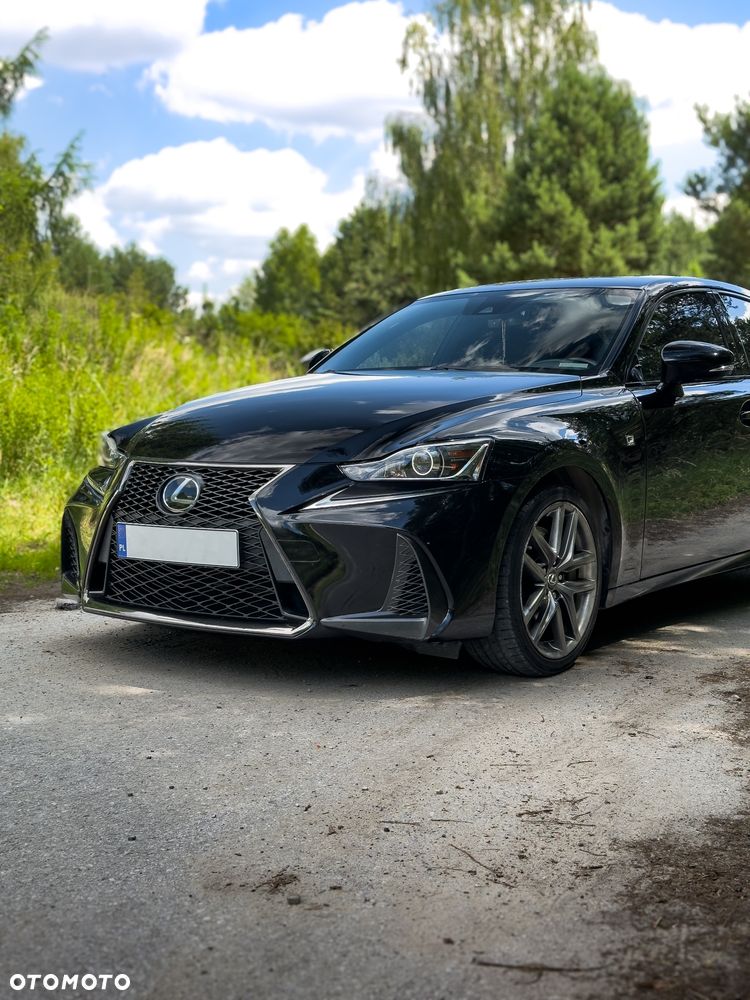 Lexus IS 200t / 300 F Sport - 3