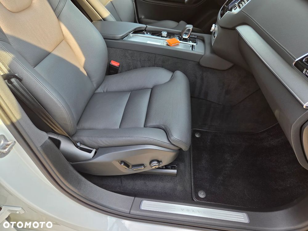 Volvo XC 90 B5 D AWD Plus Bright - 35