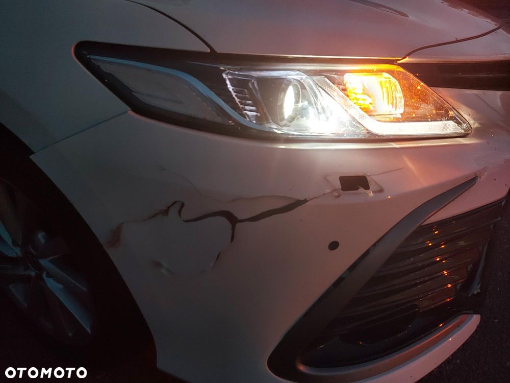 Toyota Camry - 16
