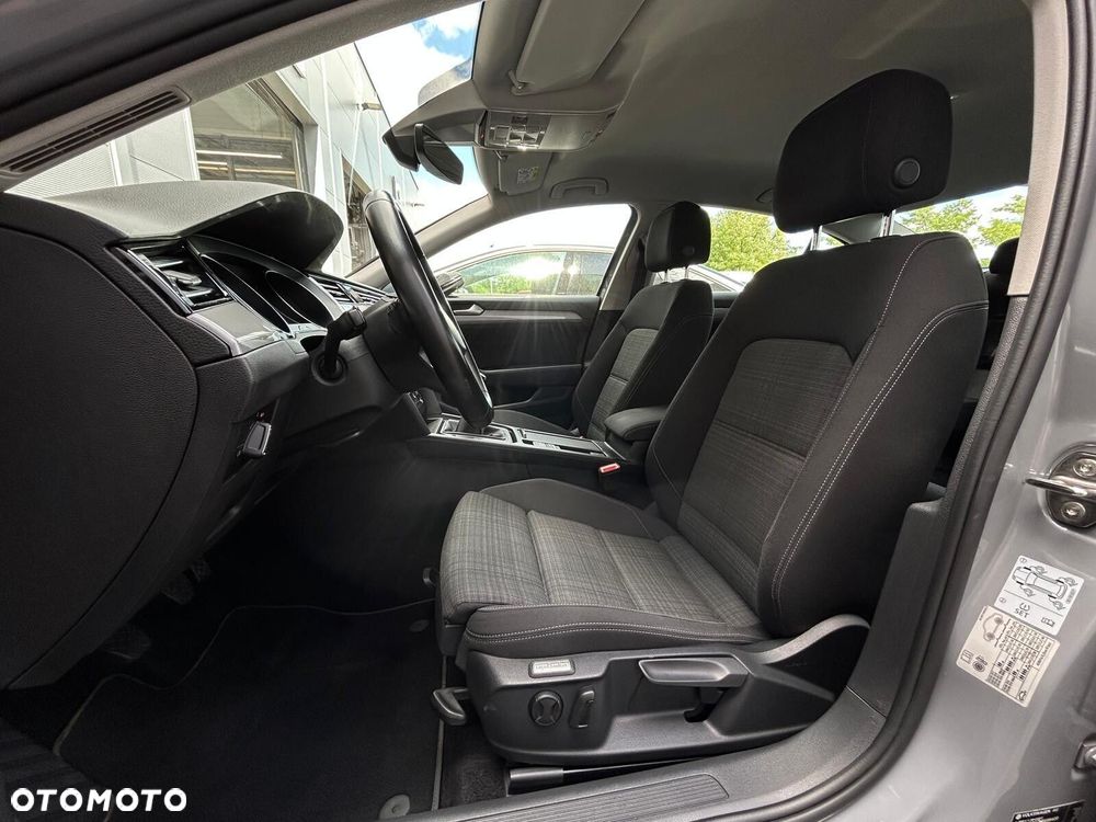 Volkswagen Passat - 9