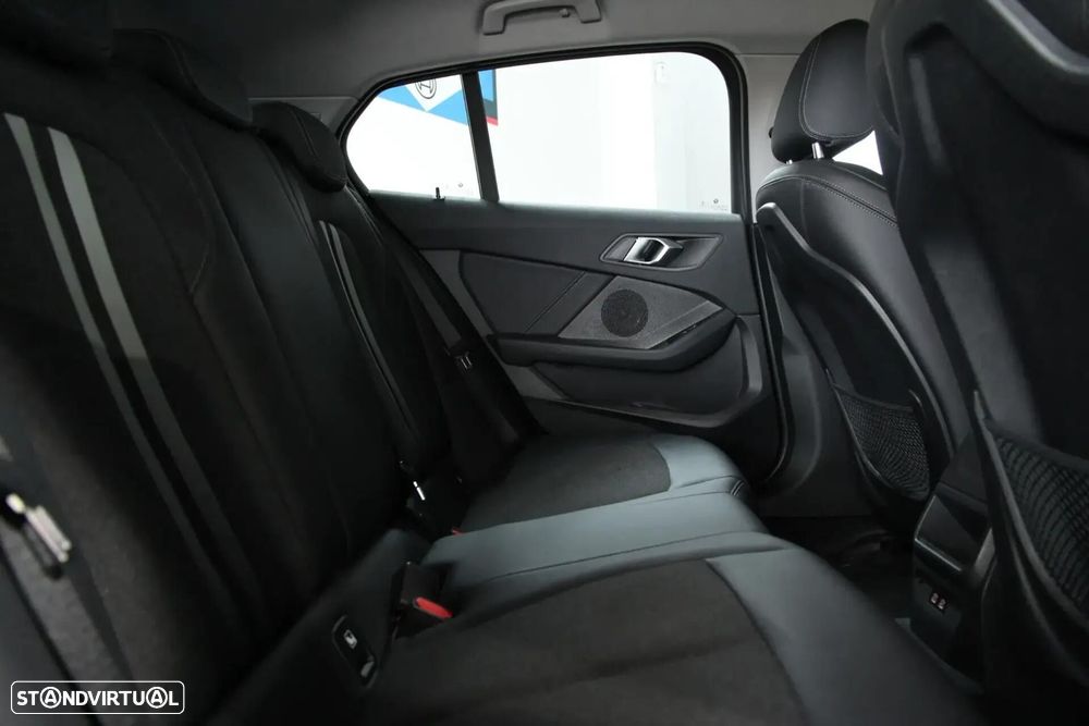 BMW 116 i Advantage — fotografia 17