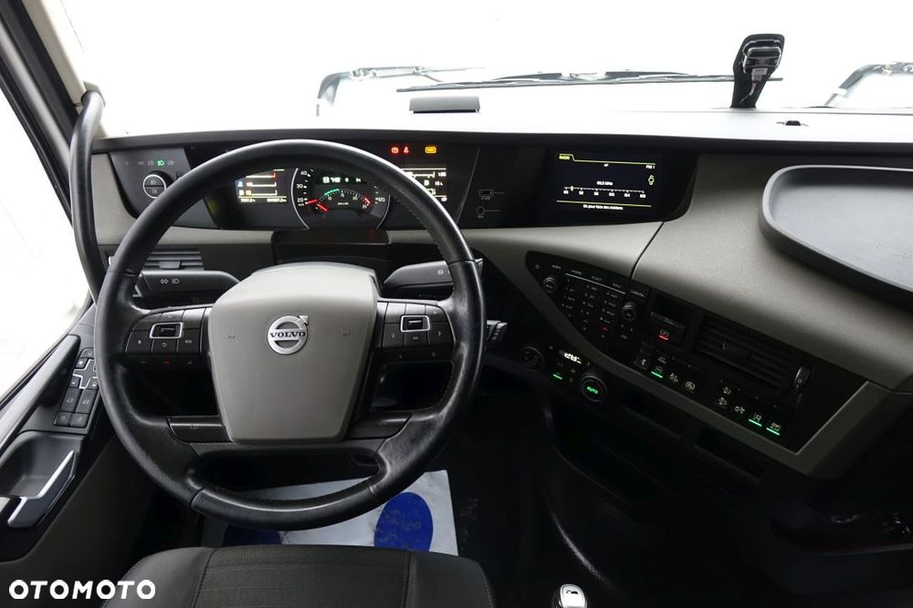 Volvo FH 500 GLOBETROTTER / ADR / STANDARD / AUTOMAT / EURO 6 / HYDRAULIKA / KLIMATYZACJA POSTOJOWA / LODÓWKA - 22