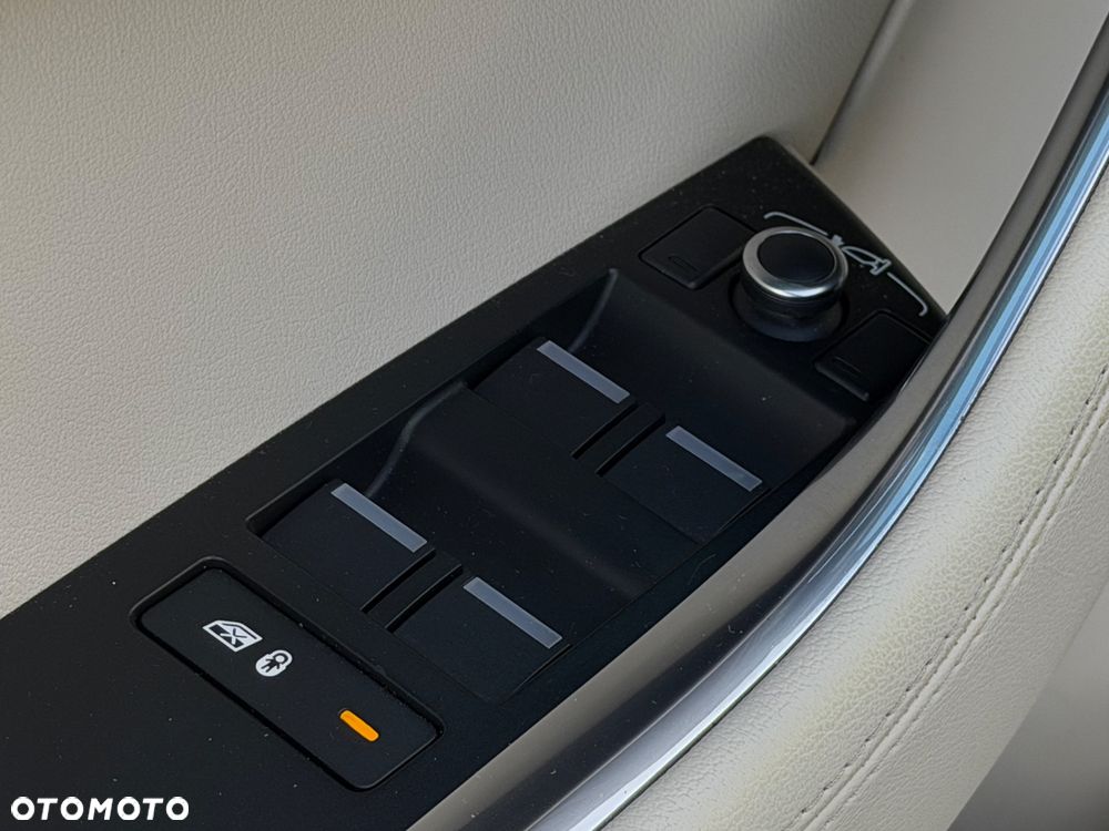 Jaguar XE D180 S - 20