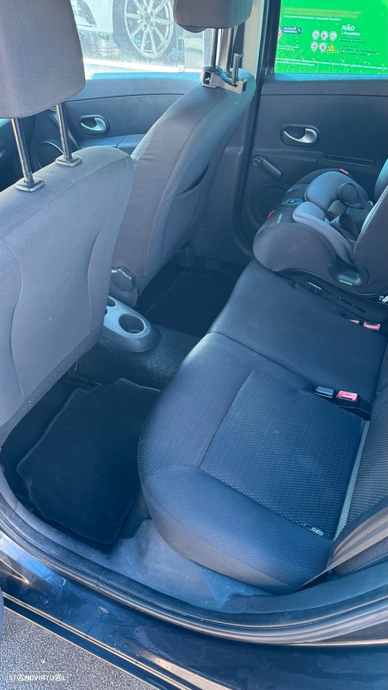 Renault Clio 1.2 16V Confort - 22