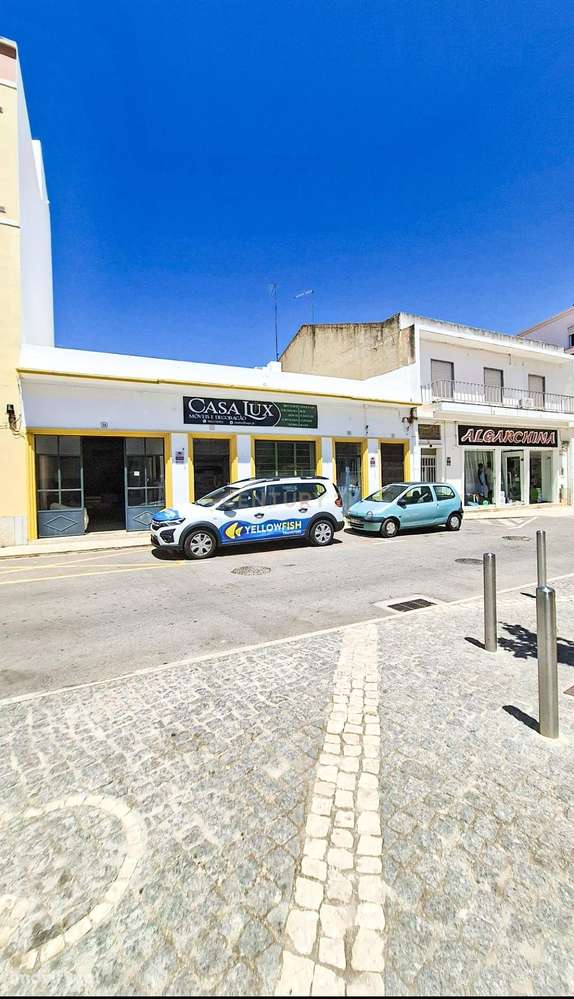 Moradia T3+2 com Terraço, Pátio e Espaço Comercial em São Bartolomeu d - Grande imagem: 3/57