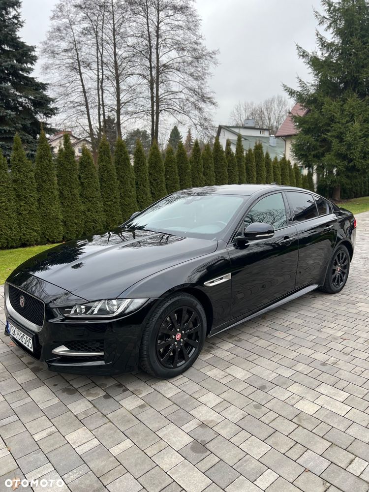 Jaguar XE - 1