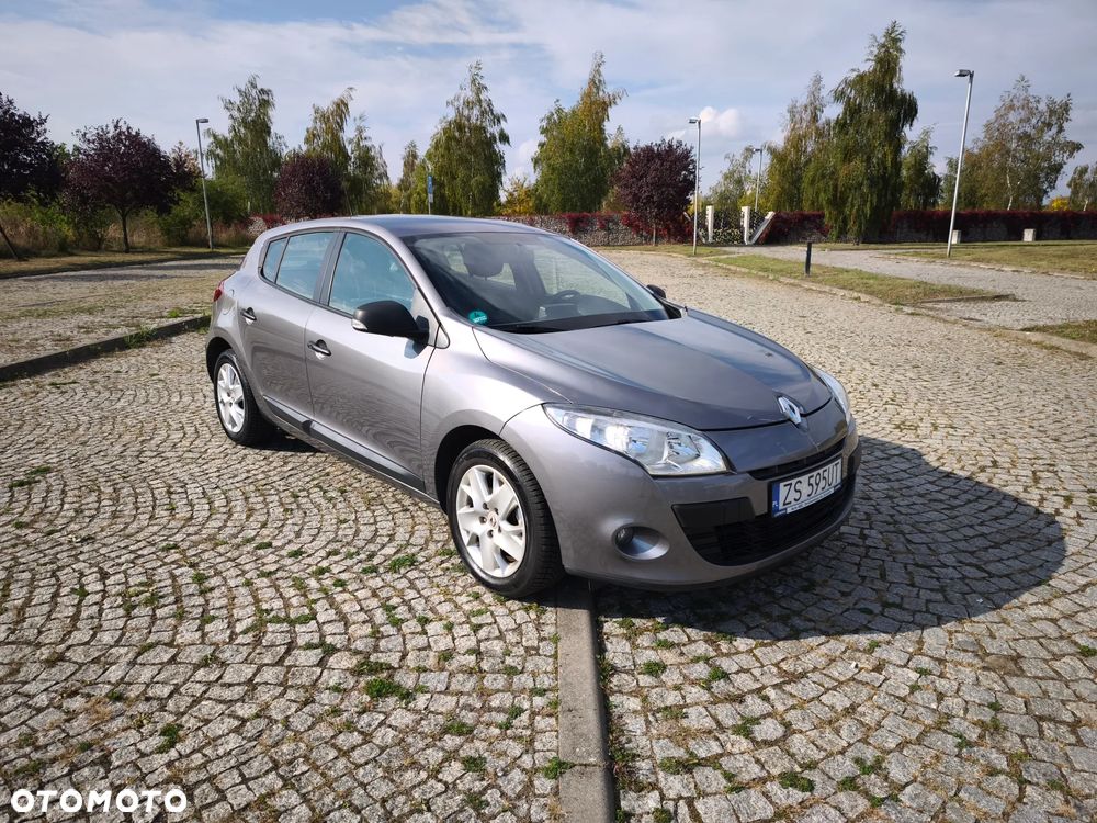 Renault Megane 2012 photo 2