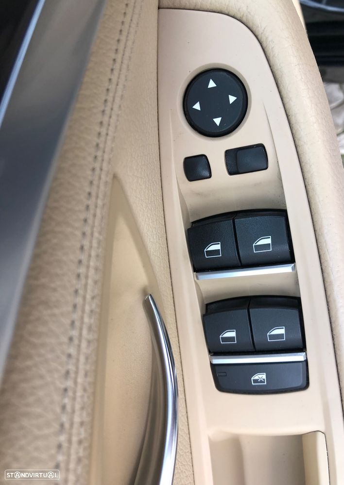 BMW 520 d Exclusive Auto 129g - 39