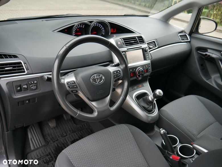 Toyota Verso 1.8 Edition - 11