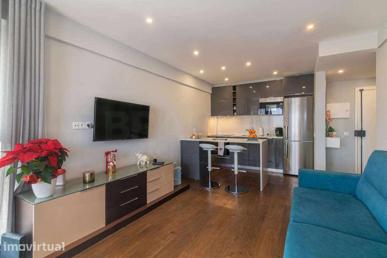 Apartamento T1 Renovado com Vista Mar em Quarteira - Grande imagem: 5/19