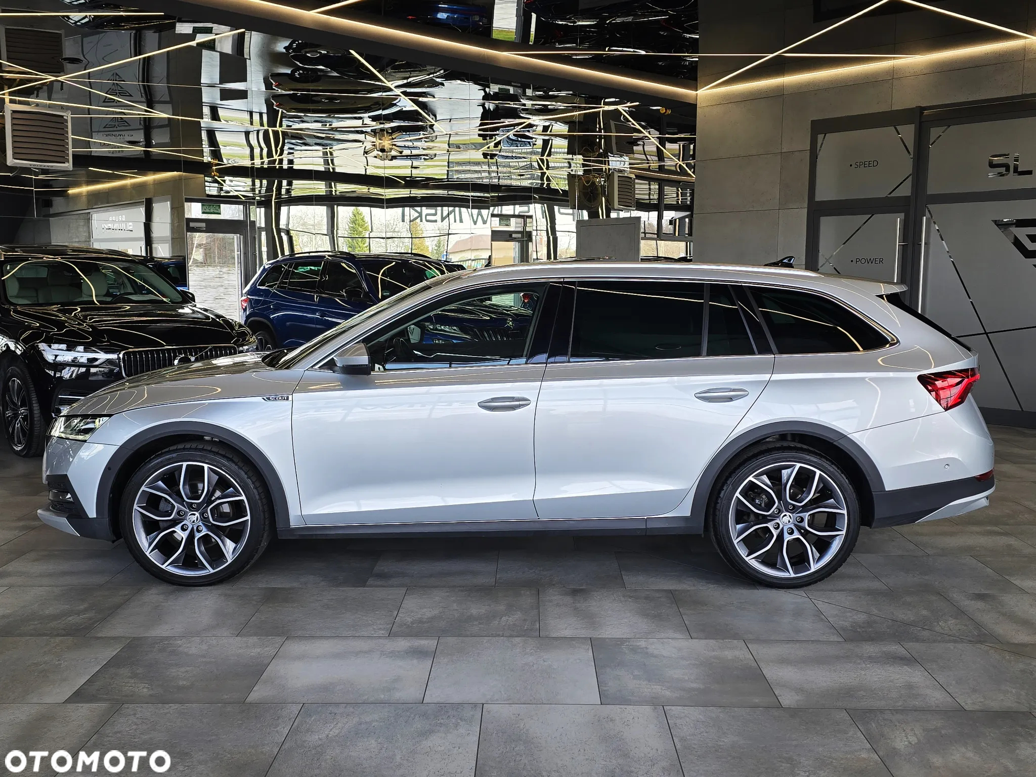Skoda Octavia Combi 2.0 TDI DSG 4x4 Scout - 5