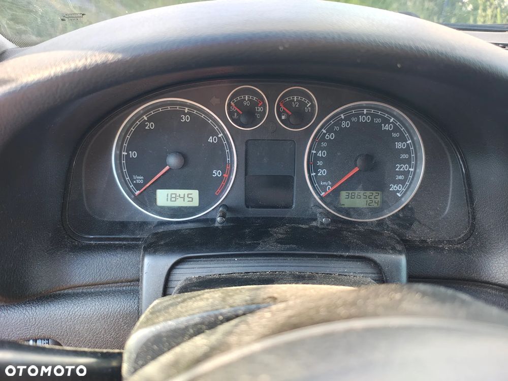 Volkswagen Passat 1.9 TDI Comfortline - 16