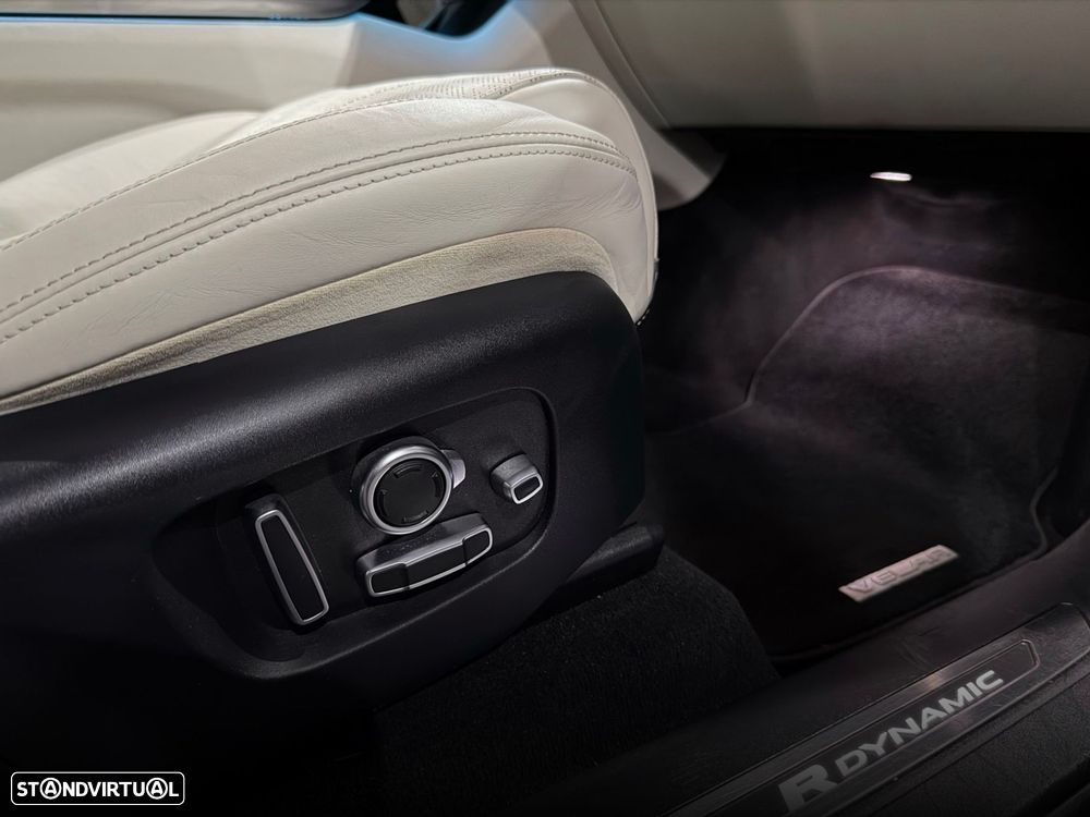 Land Rover Range Rover Velar 3.0 D300 AWD R-Dynamic HSE - 42