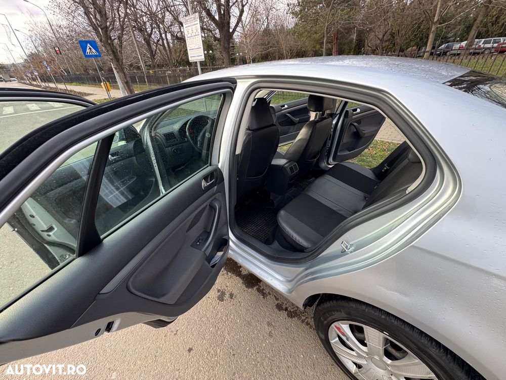 Volkswagen Jetta - 13