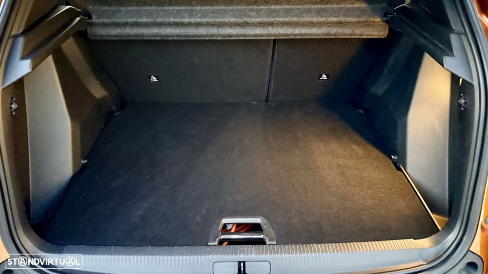 Peugeot e-2008 50 kWh GT Line - 38