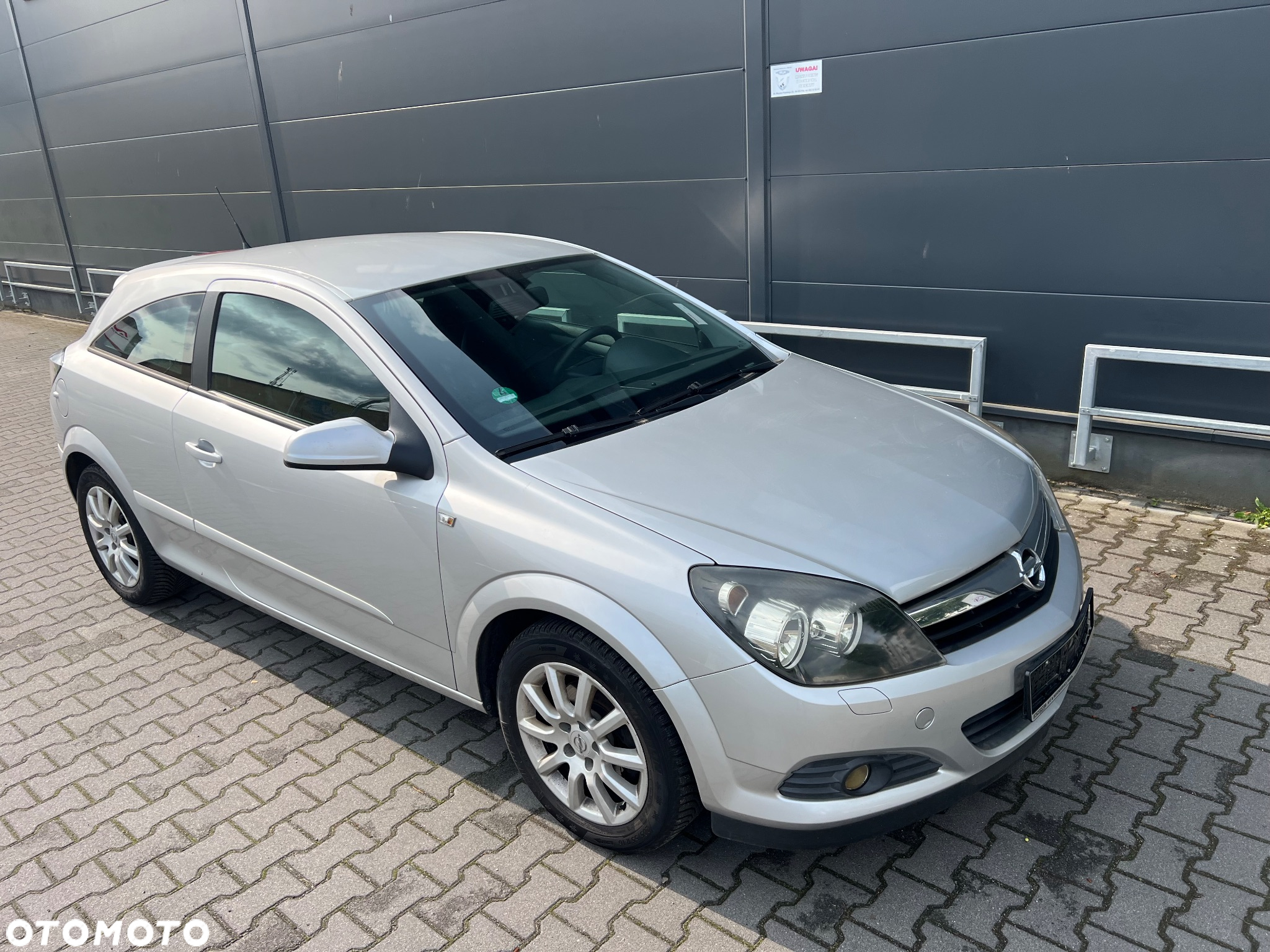 Opel Astra GTC 1.8 Edition - 2