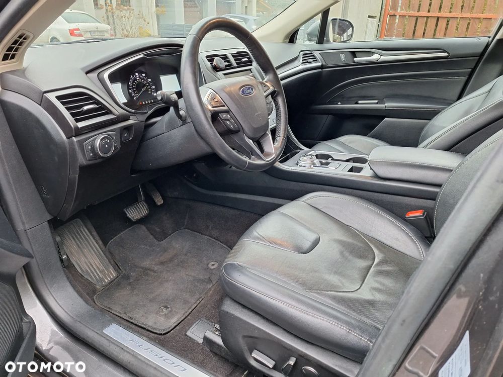 Ford Fusion - 22