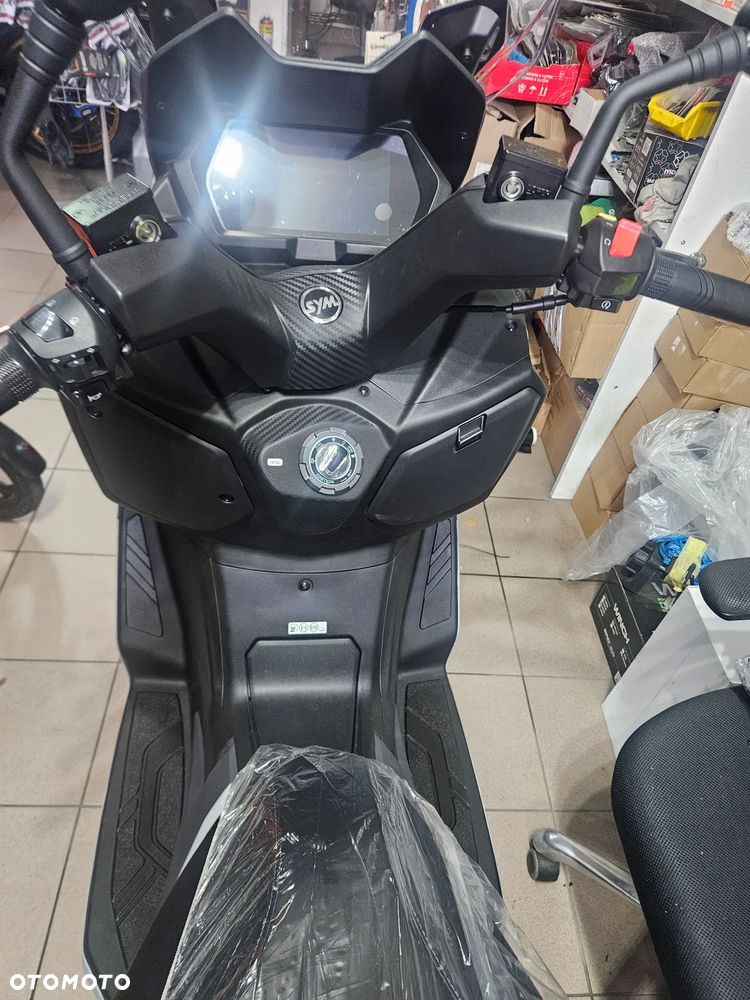 SYM Joymax - 9