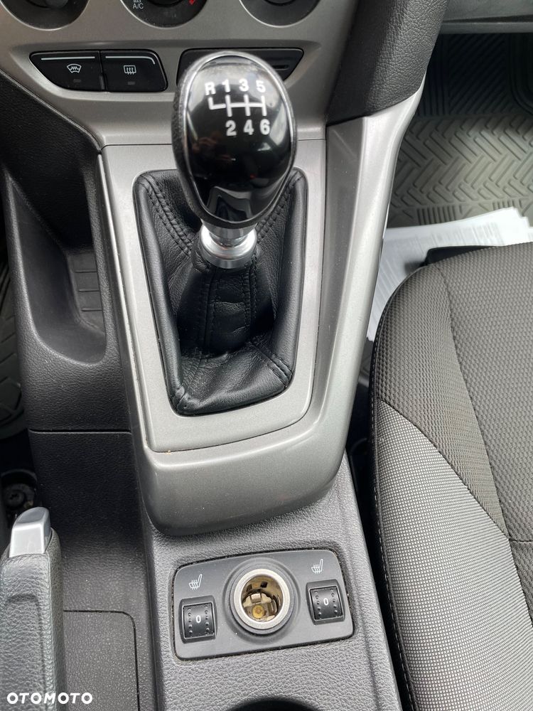 Ford Focus - 32