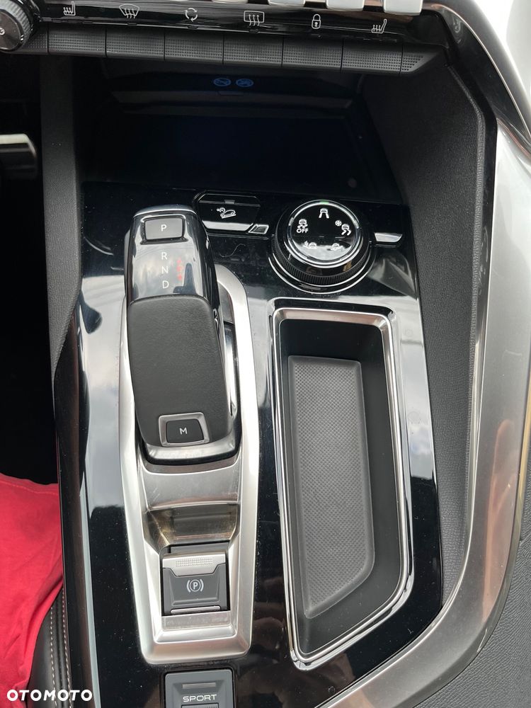 Peugeot 5008 1.6 PureTech Allure S&S EAT8 - 18