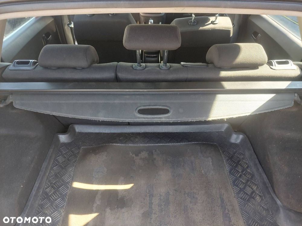 ROLETA BAGAŻNIKA KIA CEED I LIFT - 1