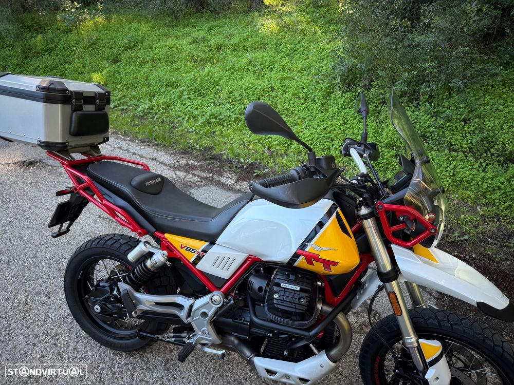 Moto Guzzi V85 TT - 18