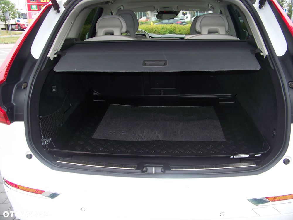 Volvo XC 60 D5 AWD Inscription - 11