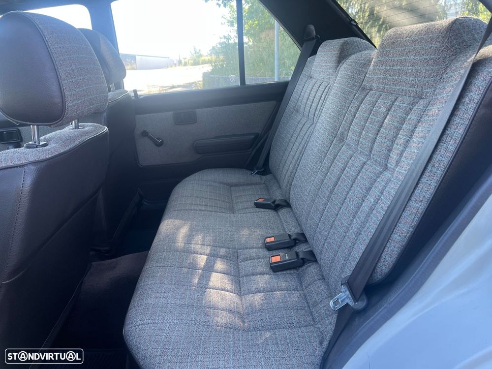 Nissan Sunny Sedan 1.6 SLX 4x4 - 10