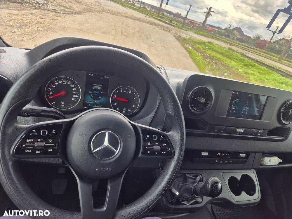 Mercedes-Benz Sprinter - 5