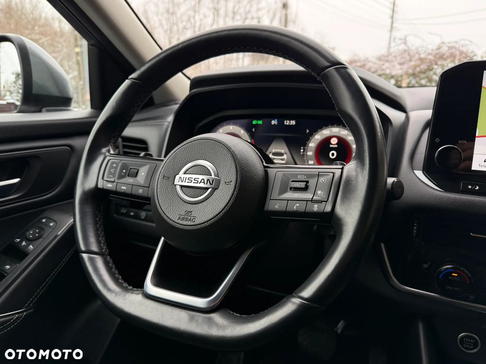 Nissan Qashqai 1.3 DIG-T N-Connecta DCT - 28