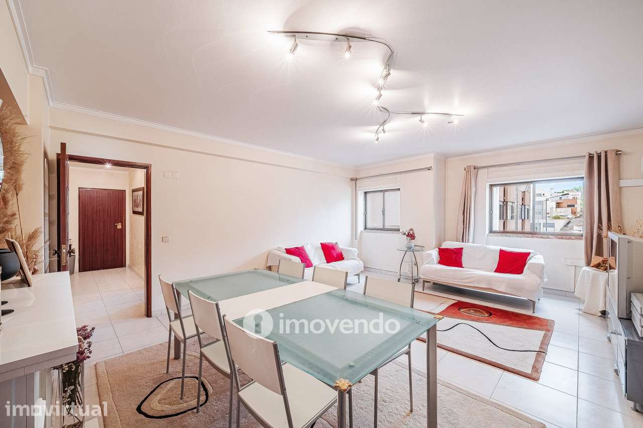 Apartamento T4, com áreas generosas, em Almada - Grande imagem: 3/53