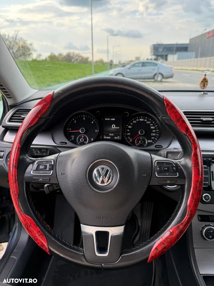 Volkswagen Passat Variant 2.0 TDI BlueMotion Technology R-Line - 17