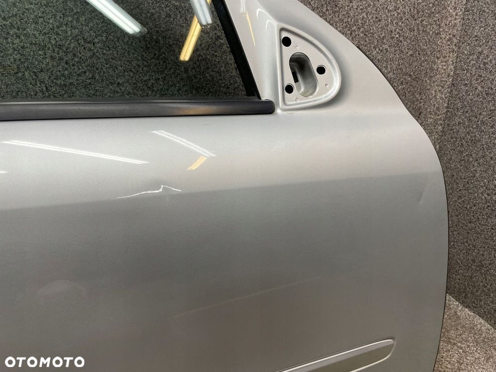 Drzwi prawy przod przednie srebrne C775 775U Mercedes W164 ML 100-120 umFe - 11