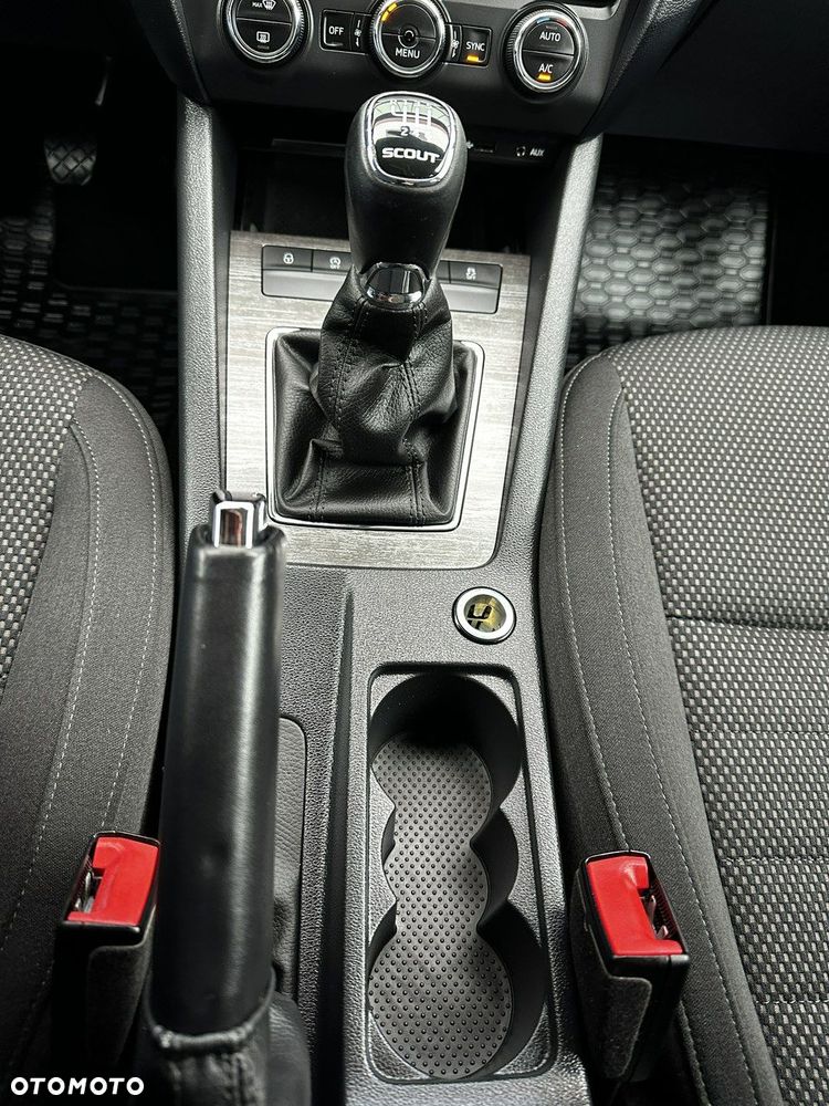 Skoda Octavia 2.0 TDI 4x4 Scout - 27