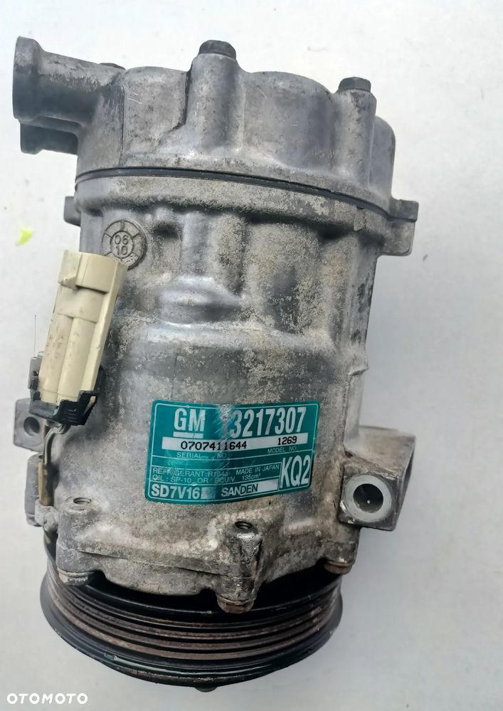 SPRĘŻARKA KLIMATYZACJI 13217307 - OPEL VECTRA C - 1