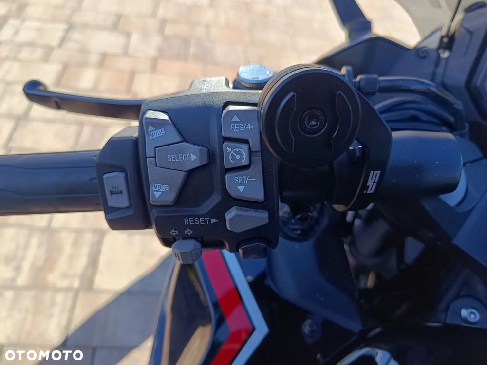 Kawasaki Ninja 1000 SX - 32