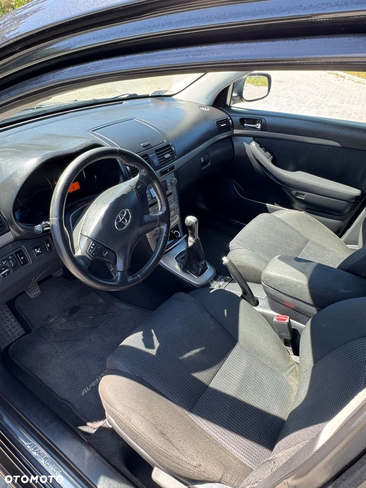 Toyota Avensis 1.8 VVT-i Sol - 9
