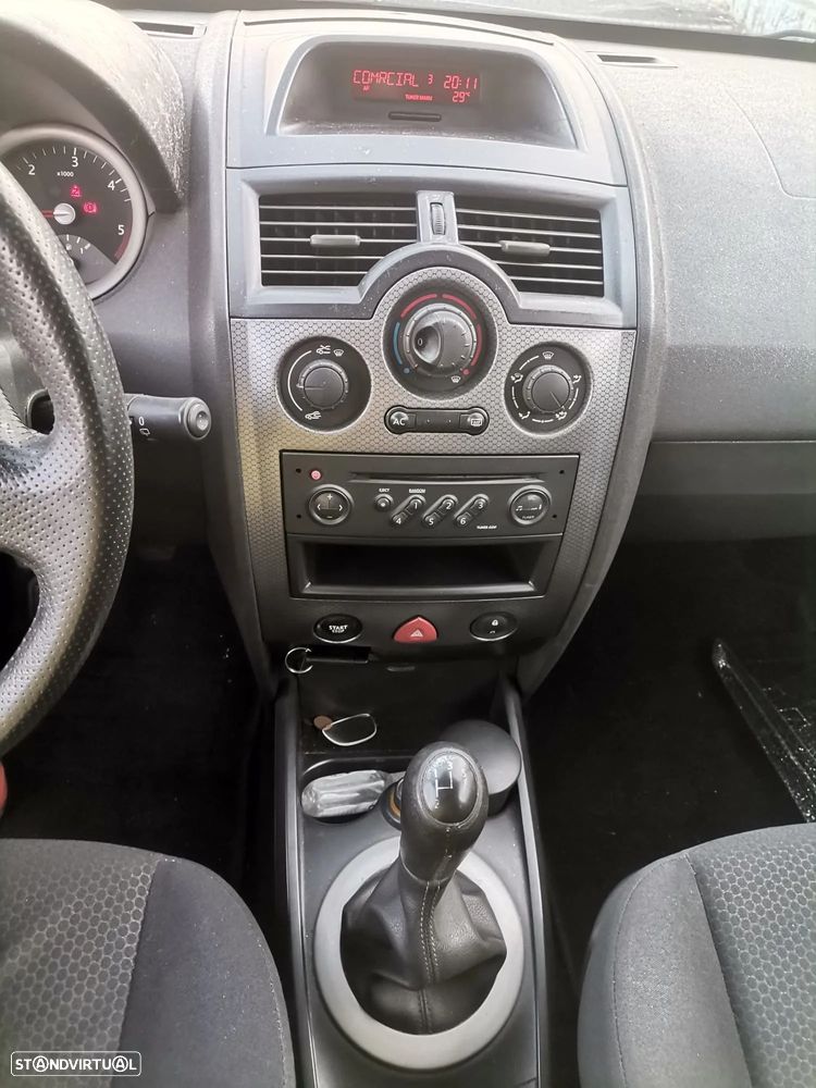 Renault Mégane 1.5 dCi Confort - 6