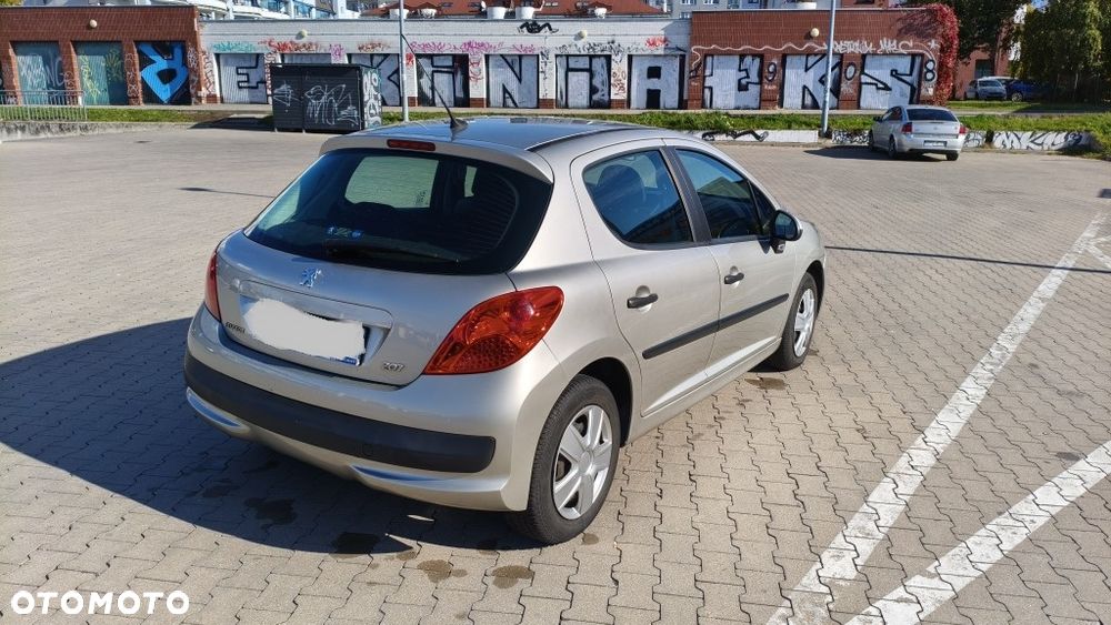 Peugeot 207 2007 photo 4